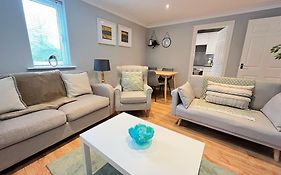 Gf Flat Sleeps 4, Parking For Contractors By Eagle Owl Stays